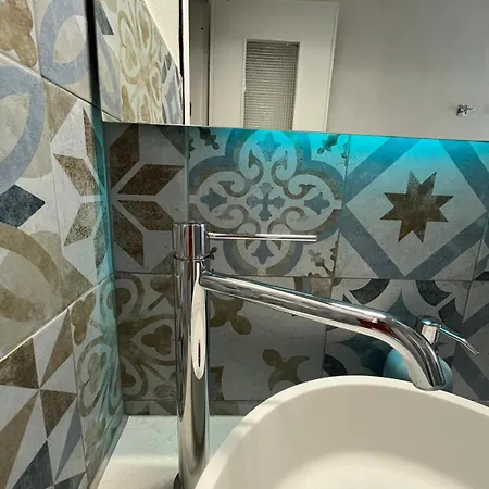 Tortellini E Tulipani * Bologna